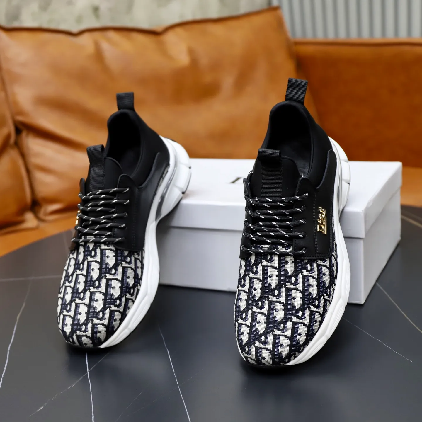 Men's shoes: 440💰🙅‍♂️🙅‍♂️🙅‍♂️ Brand: Dior DIOR Standard code: 38-44 (45 customized) Grade: Same as the official website Material: Original cowhide material spliced with brand cloth Comfortable and breathable lining Lightweight and wear-resistant sports outsole Style category: Men's fashionable casual shoes Running sports shoes Distinguished luxury brand elements Top luxury color: actual picture color